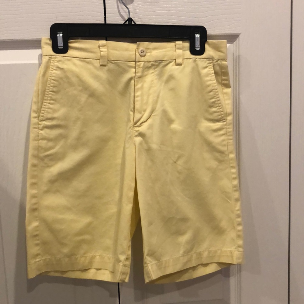 Light yellow vineyard vines shorts